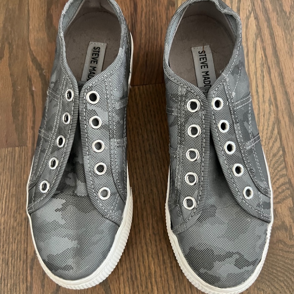 Steve Madden Camo Sneakers in Gray. Need Laces